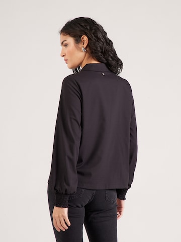 NÜMPH - Blusa en negro