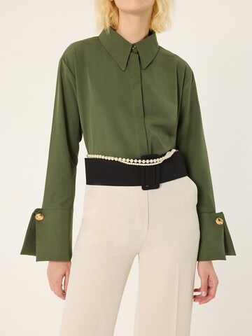 Touché Privé - Camiseta 'Poplin Shirt With Wide Cuff' en verde