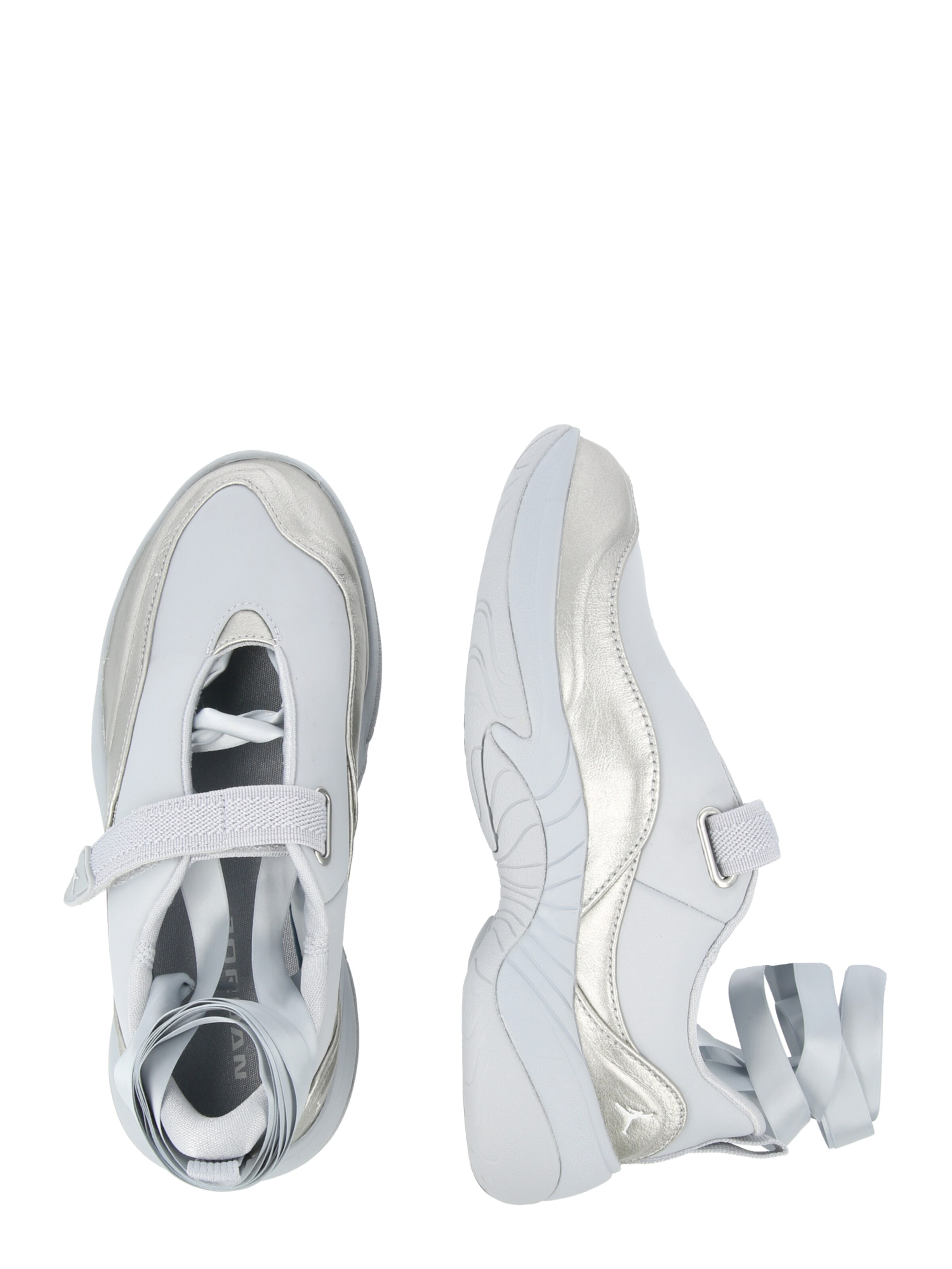 Baskets basses Jordan en gris