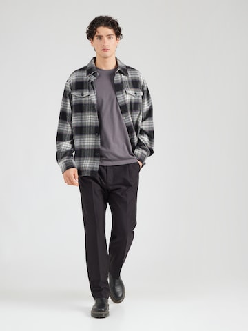 s.Oliver Särk, värv hall