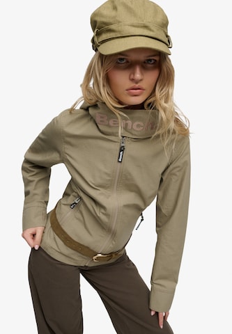 Veste mi-saison 'Bench x Superdry & Co' BENCH en vert : devant