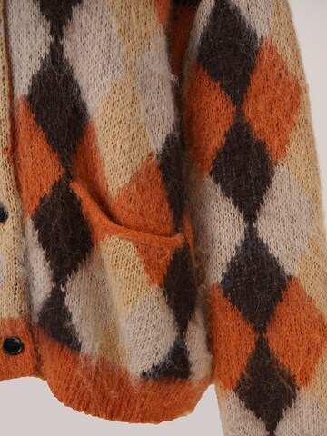 yoligex - Jersey 'V-neck Argyle Knit Cardigan - Orange' en naranja