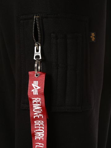 ALPHA INDUSTRIES Sweatshirt in Zwart