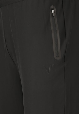 Virtus Tapered Sweathose 'Blag V3' in Schwarz