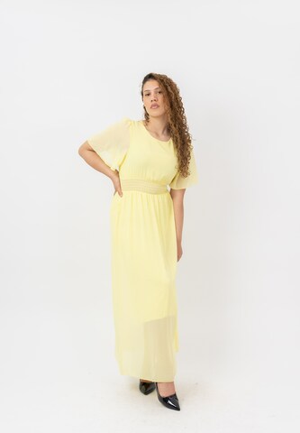 Abito di Elara in giallo