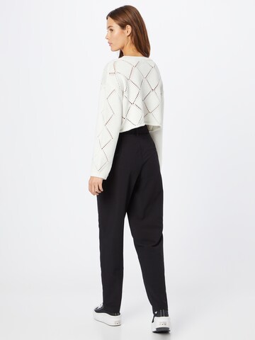 VILA Regular Pleat-Front Pants 'BILYANA' in Black