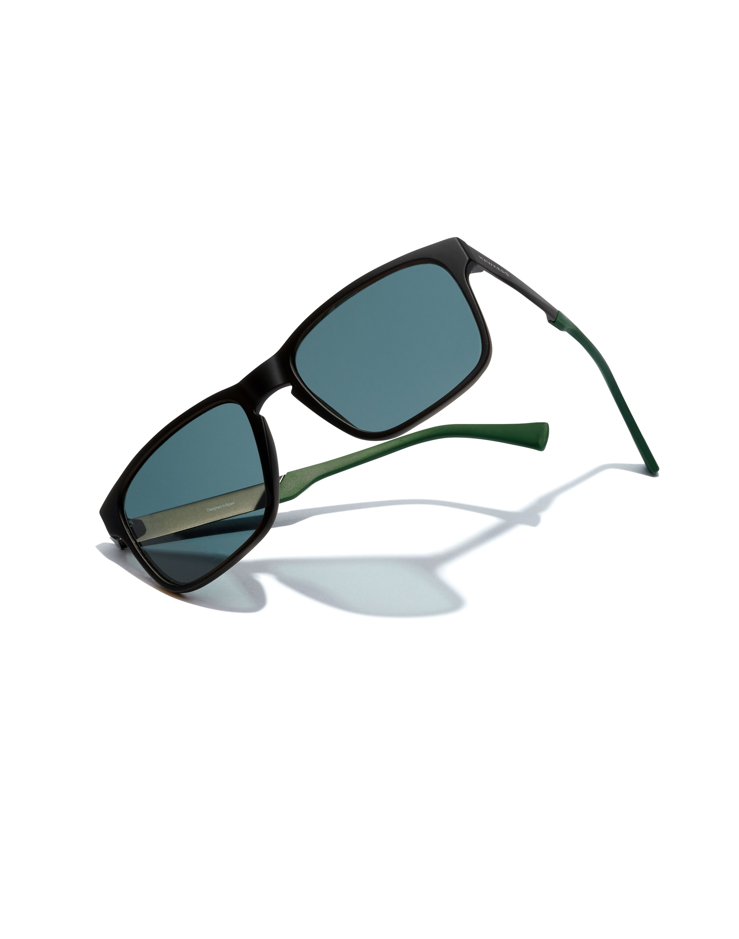 HAWKERS Solglasögon 'Peak Metal' i svart