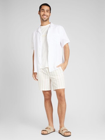 HUGO - Comfort Fit Camisa 'Ellino' em branco