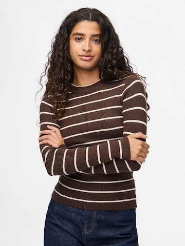 PIECES Pullover i brun: forside