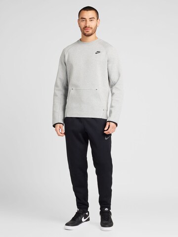Nike Sportswear - Sweatshirt 'TECH FLEECE' em cinzento