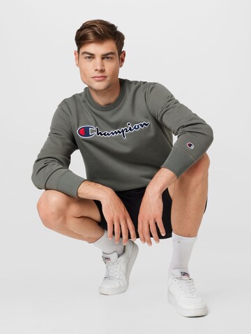 Felpa di Champion Authentic Athletic Apparel in verde