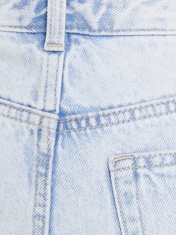 Bershka Regular Shorts in Blau