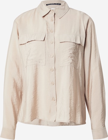 balts QS Blūze: no priekšpuses