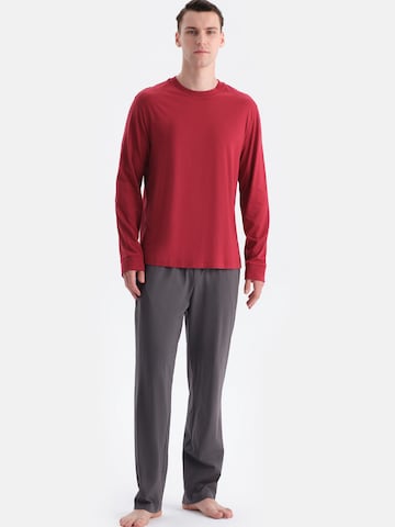 Pyjama long Dagi en rouge : devant