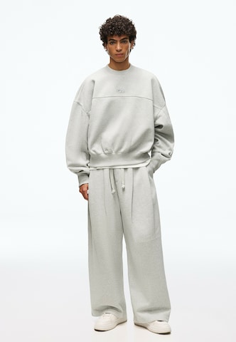 Wide leg Pantaloni con pieghe di Bershka in grigio