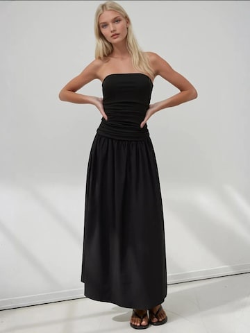 Hiccup Kleid in Schwarz