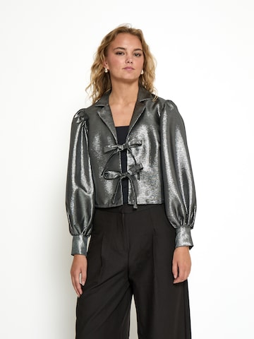 DESIRES Overgangsjakke 'Lou' i sølv: forside