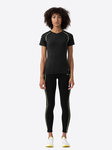 Skinny Pantaloni sportivi di 4F in nero