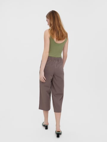 VERO MODA Wide leg Pleat-Front Pants 'COOKIE' in Brown