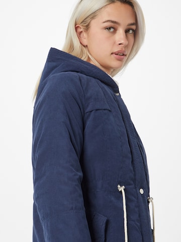 ABOUT YOU Tussenparka 'Catherine' in Blauw