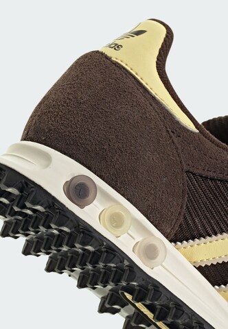 ADIDAS ORIGINALS - Zapatillas deportivas bajas 'La Trainer' en marrón