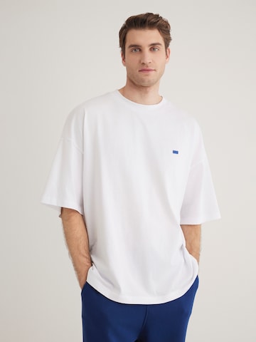 Mavi Shirt in White: front