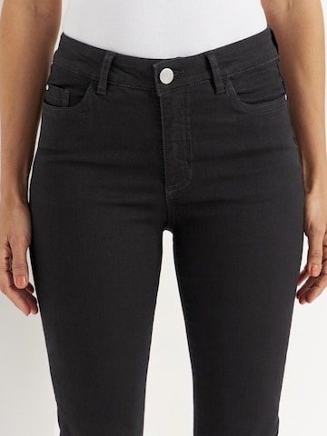 Cellbes of Sweden Slimfit Cropped Jeans mit Fünf-Taschen-Design in Schwarz