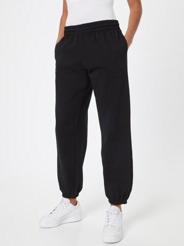 WEEKDAY Tapered Broek 'Alisa' in Zwart: voorkant