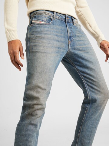 DIESEL Regular Jeans '1979 SLEENKER' in Blau