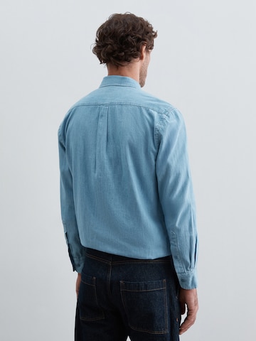 Coupe regular Chemise ' ' Scalpers en bleu