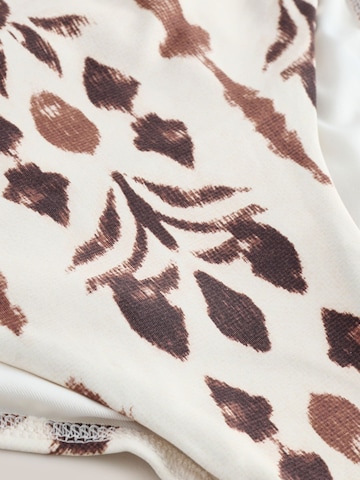 Next Bandeau Shapingbadeanzug in Beige