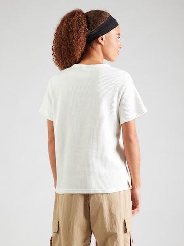 Tricou de la Nike Sportswear pe alb