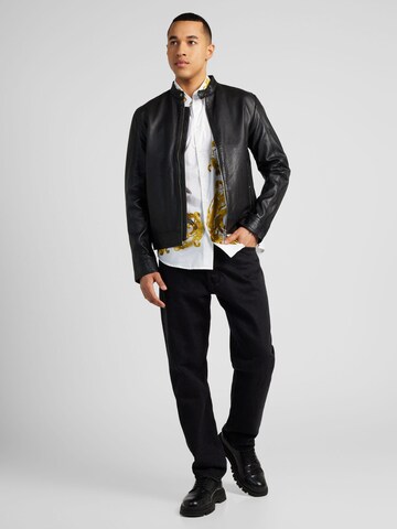 Versace Jeans Couture - Ajuste confortable Camisa en blanco