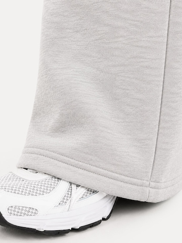 Loosefit Pantalon 'Finy' Smilodox en gris