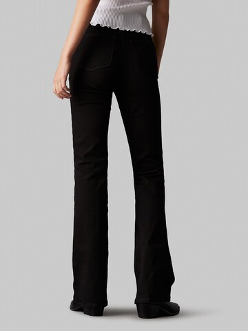 Calvin Klein Jeans Flared Jeans in Schwarz