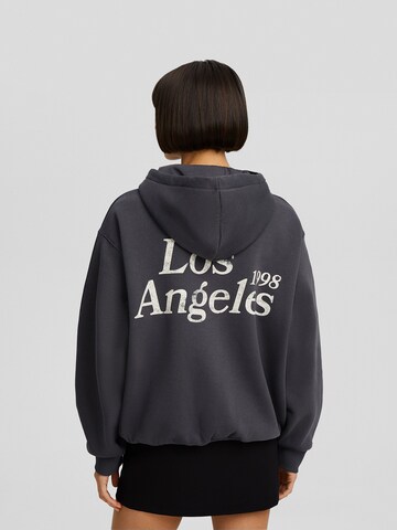 Sweat-shirt Bershka en gris