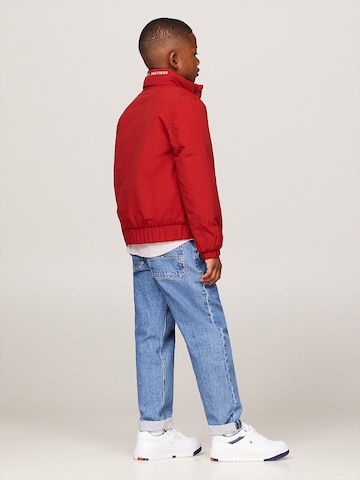 TOMMY HILFIGER - Chaqueta de entretiempo 'Essential' en rojo