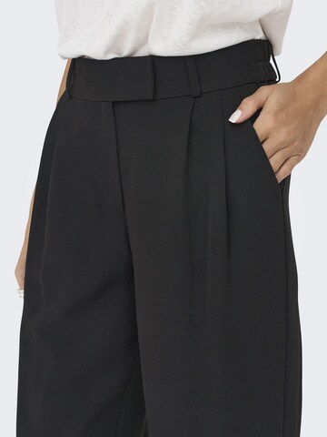 ONLY - regular Pantalón plisado 'LANA-BERRY' en negro