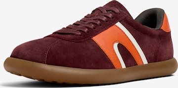 Baskets basses CAMPER en rouge : devant