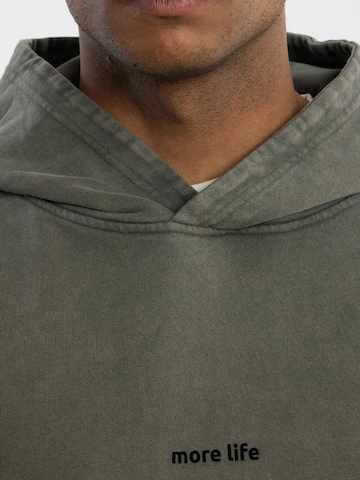 YSPT Studio Sweatshirt 'WILDWOOD' in Green