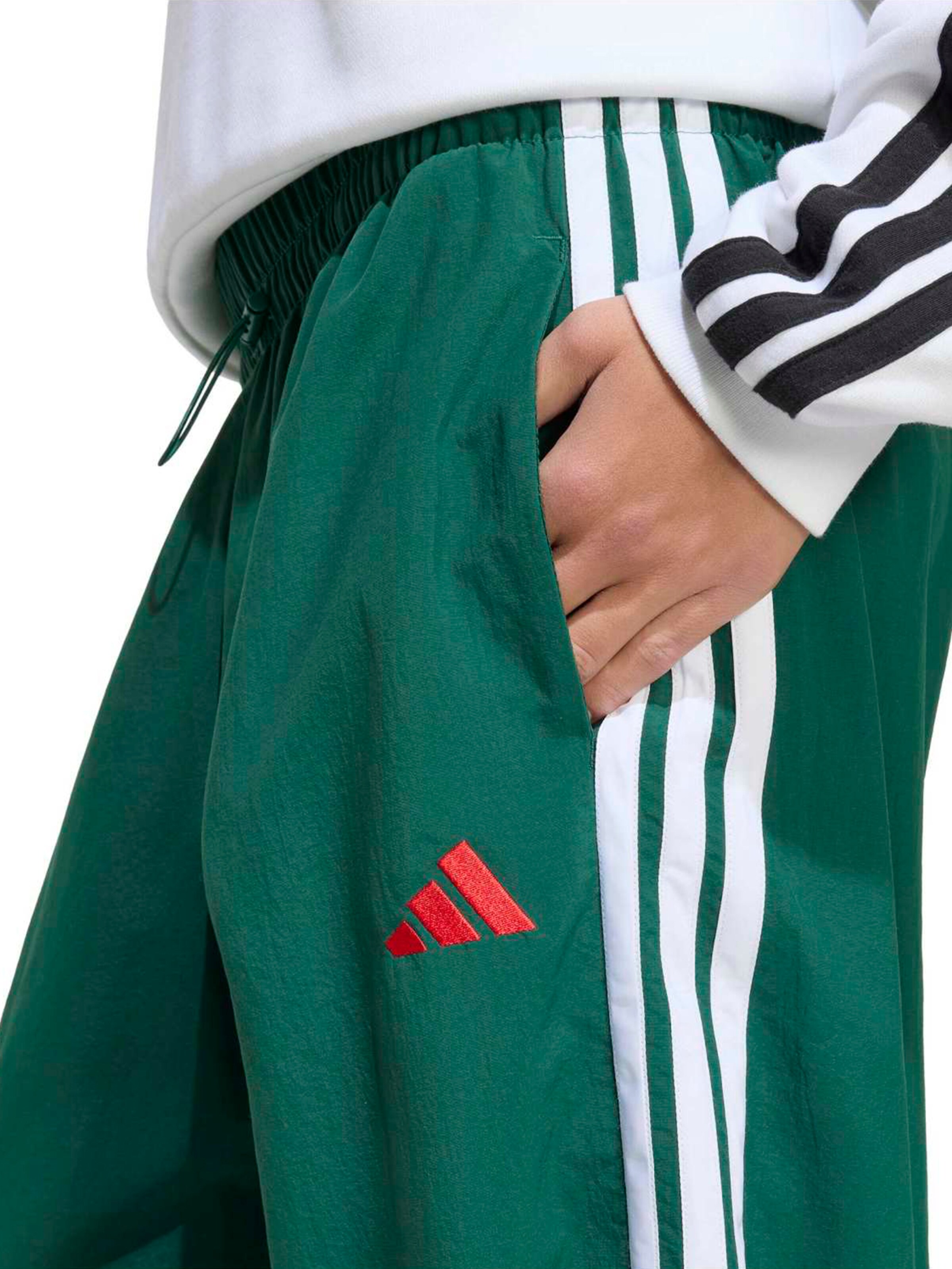 ADIDAS SPORTSWEAR Luźne Spodnie sportowe w kolorze zielony