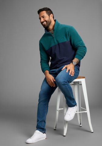 Man's World Sweatshirt in Blue