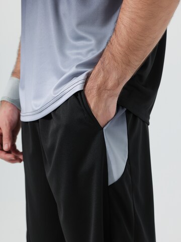 Youthup Tracksuit in Black
