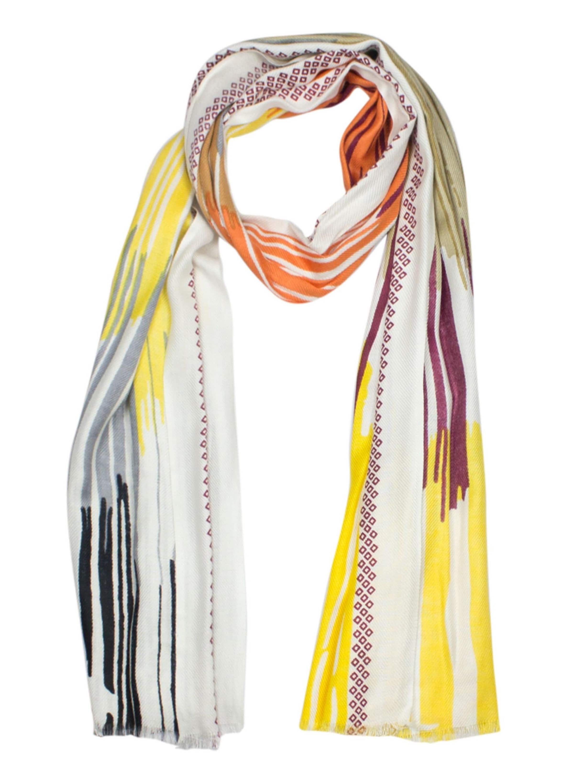 Sunsa Wrap 'Sunsa' in Yellow: front