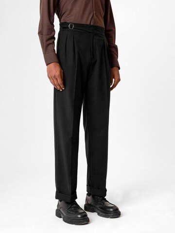 regular Pantaloni con pieghe 'Ludovico' di Antioch in nero