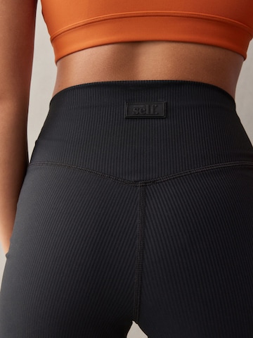 self. Wide Leg Hose in Schwarz