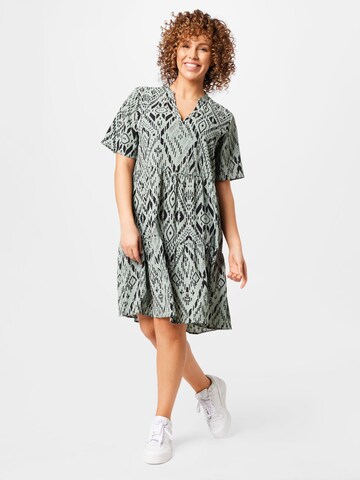 Robe ONLY Carmakoma en vert