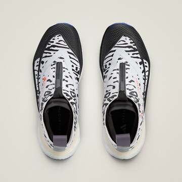 ADIDAS BY STELLA MCCARTNEY Boots 'Free Hiker' σε λευκό