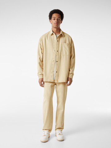Bershka Regular Fit Skjorte i beige