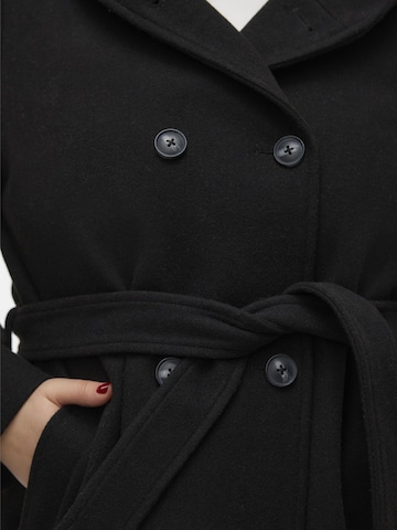 Manteau mi-saison 'VINCEFIONA' Vero Moda Curve en noir